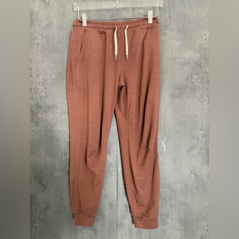 Vuori Performance Jogger size Small B3035